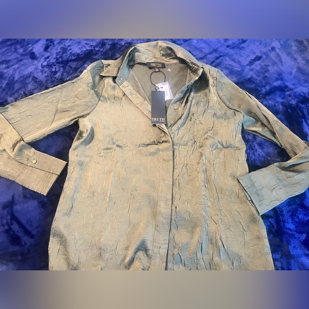 Truth crinkled button green shirt nwt casual preppy flax neutrals Anthropologie